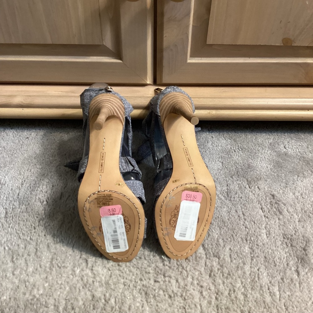 Grey Linen Heels - Picture 5 of 6